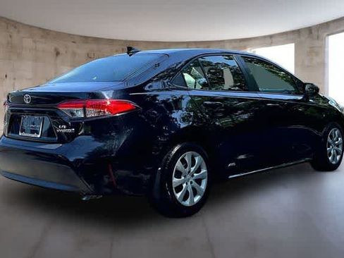 Used 2023 Toyota Corolla LE AWD/4WD image 5