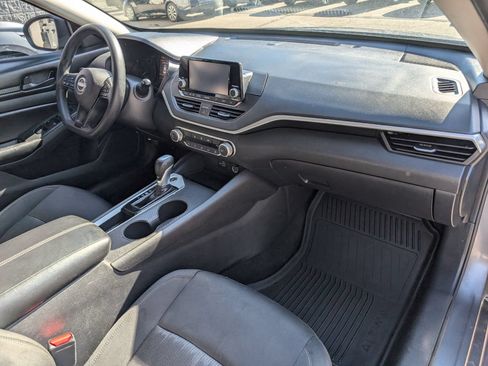 Used 2024 Nissan Altima 2.5 S FWD image 13