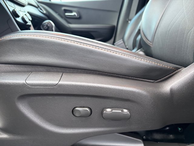 Used 2019 Chevrolet Trax LT w/ LT Convenience Package AWD/4WD image 25