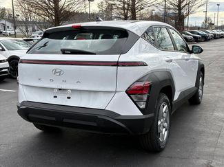New 2026 Hyundai Kona SE FWD video 3