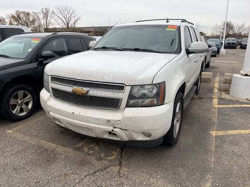Used 2013 Chevrolet Tahoe LT image 3