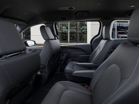 New 2026 Chrysler Pacifica Select image 23