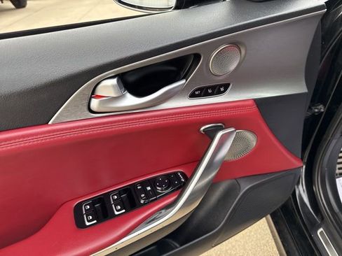 Used 2019 Kia Stinger GT2 image 27