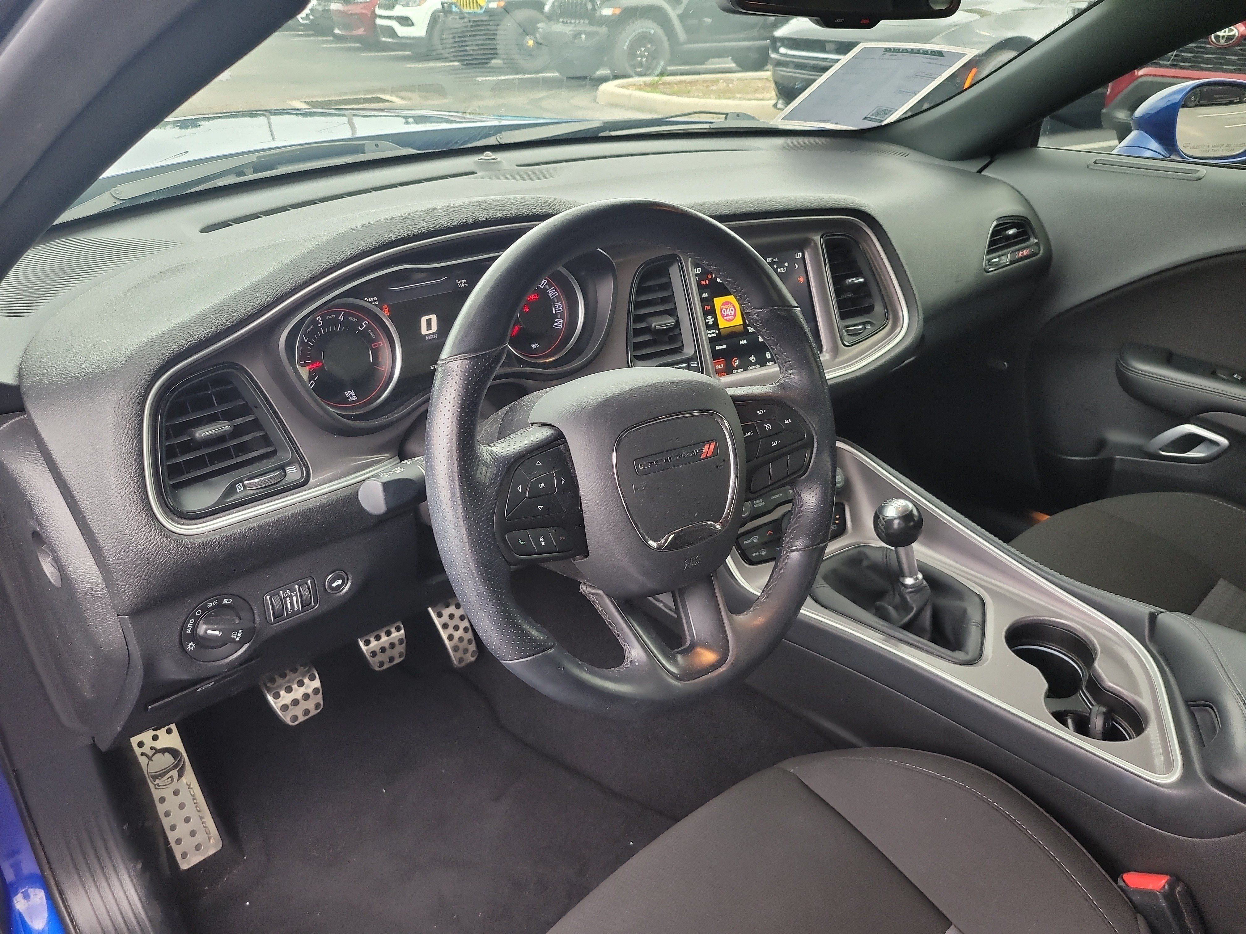 Used 2022 Dodge Challenger R/T Scat Pack w/ Driver Convenience Group RWD image 17