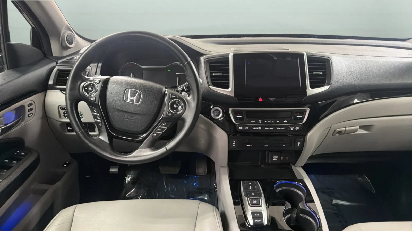 Used 2018 Honda Pilot Touring image 10