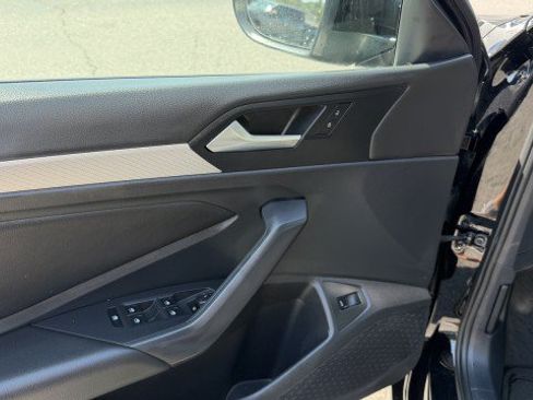 Used 2019 Volkswagen Jetta FWD image 32