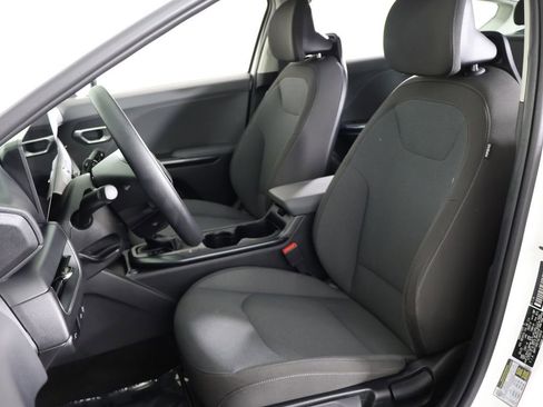 Used 2025 Kia K4 FWD image 27