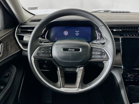 Used 2023 Jeep Grand Cherokee 4WD 4xe w/ Luxury Tech Group II image 18