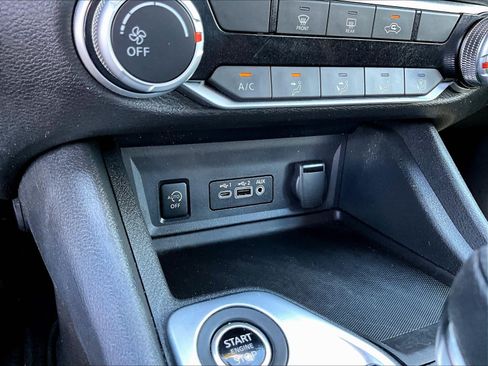 Used 2024 Nissan Sentra SV FWD image 16