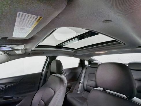Used 2021 Chevrolet Malibu LT FWD image 21