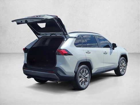 Used 2019 Toyota RAV4 Limited image 5