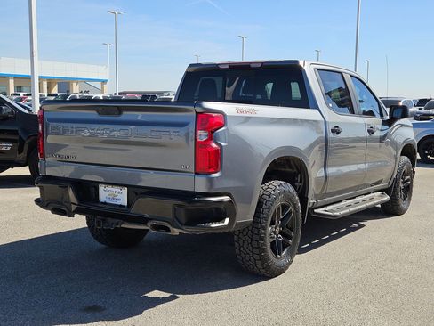 Used 2020 Chevrolet Silverado 1500 LT Trail Boss image 3