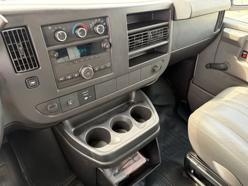 Used 2013 GMC Savana 2500 RWD image 27