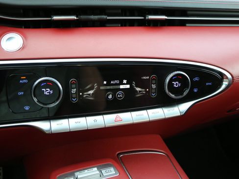 Used 2023 Genesis GV70 2.5T w/ Sport Prestige Package AWD/4WD image 26
