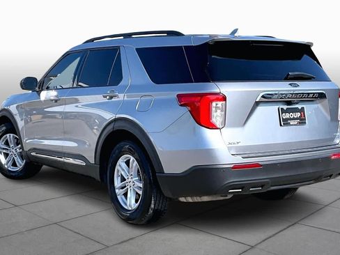 Used 2020 Ford Explorer XLT image 12