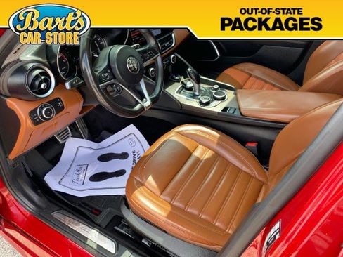 Used 2018 Alfa Romeo Giulia Ti w/ Quick Order Package 22X Lusso AWD/4WD image 27