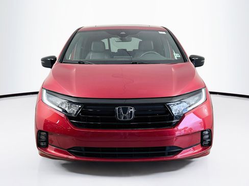 Used 2023 Honda Odyssey Sport image 2