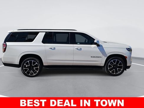 Used 2021 Chevrolet Suburban RST AWD/4WD image 2