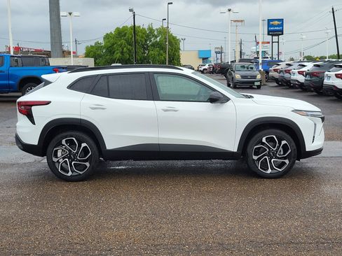 New 2026 Chevrolet Trax RS w/ Driver Confidence Package FWD image 6