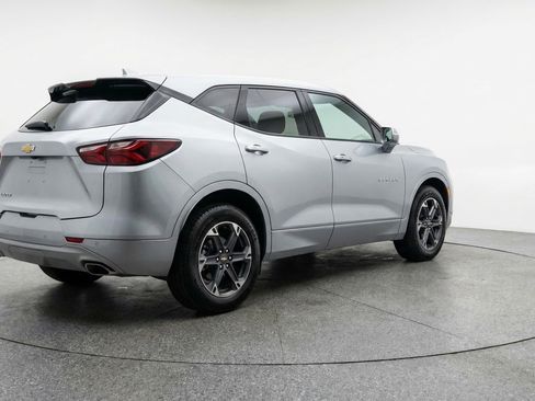 Used 2025 Chevrolet Blazer LT FWD image 9