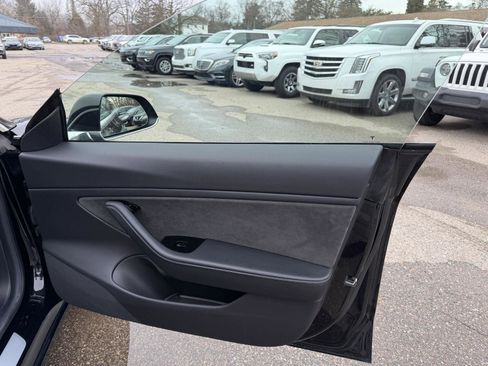 Used 2019 Tesla Model 3 Long Range image 21