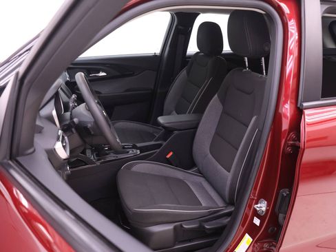 Used 2023 Chevrolet TrailBlazer LS FWD image 4