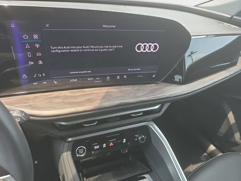 Certified 2025 Audi Q5 Premium w/ Convenience Package AWD/4WD image 15
