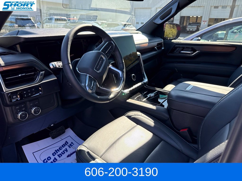 Used 2025 GMC Yukon Denali w/ Sun & Power Step Package AWD/4WD image 20