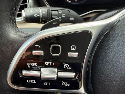 Used 2022 Mercedes-Benz GLC 300 4MATIC w/ Multimedia Package Lite image 26