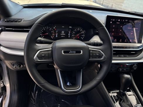 Used 2025 Jeep Compass Limited AWD/4WD image 23