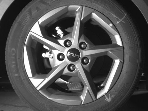 Used 2025 Kia K4 LXS image 15