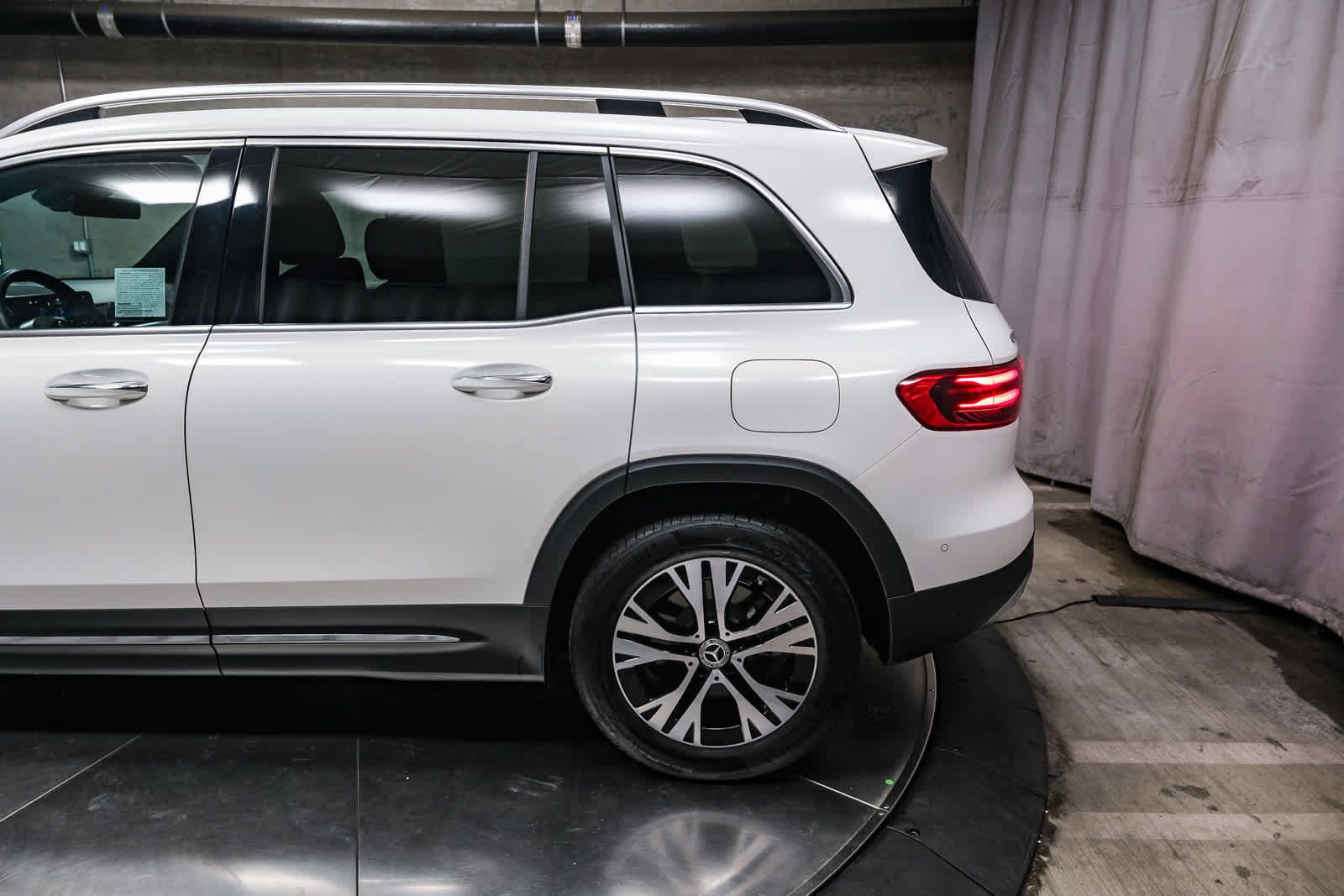 Used 2024 Mercedes-Benz GLB 250 image 8