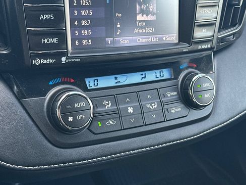 Used 2017 Toyota RAV4 XLE w/ All Weather Liner Package AWD/4WD image 20