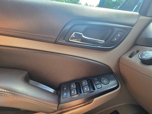 Used 2020 Chevrolet Tahoe LT RWD image 18