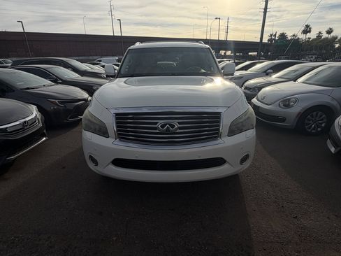 Used 2014 INFINITI QX80 2WD w/ Deluxe Touring Package image 2