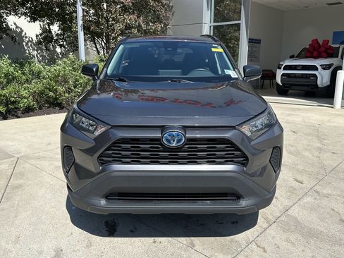 Used 2022 Toyota RAV4 LE AWD/4WD image 5