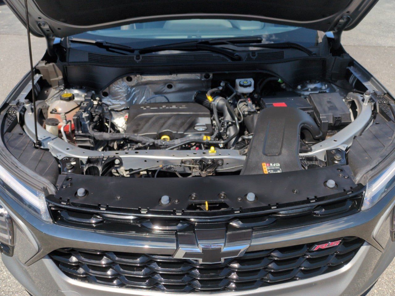 Used 2024 Chevrolet Trax RS FWD image 27