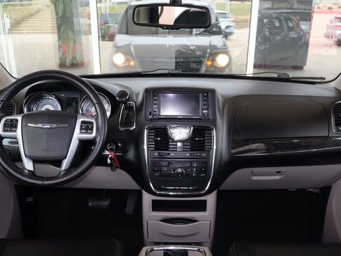 Used 2012 Chrysler Town & Country Touring w/ Entertainment Group #1 FWD image 35