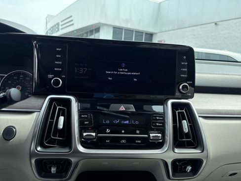 Used 2023 Kia Sorento S w/ Panoramic Sunroof Package AWD/4WD image 19