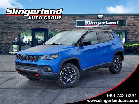 Used 2024 Jeep Compass Trailhawk w/ Trailhawk Convenience Group AWD/4WD image 1