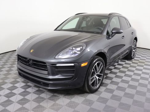 Certified 2025 Porsche Macan AWD/4WD image 13