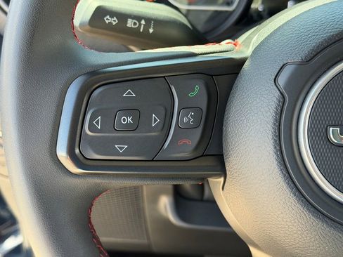 Certified 2025 Jeep Wrangler Unlimited Rubicon AWD/4WD image 12