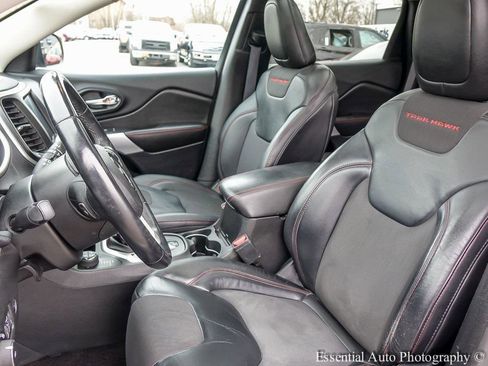 Used 2017 Jeep Cherokee Trailhawk w/ Comfort/Convenience Group image 9