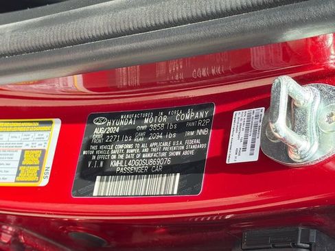 Used 2025 Hyundai Elantra SE w/ Cargo Package FWD image 30