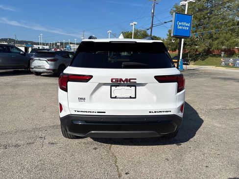 Used 2026 GMC Terrain Elevation w/ Elevation Premium Package AWD/4WD image 4