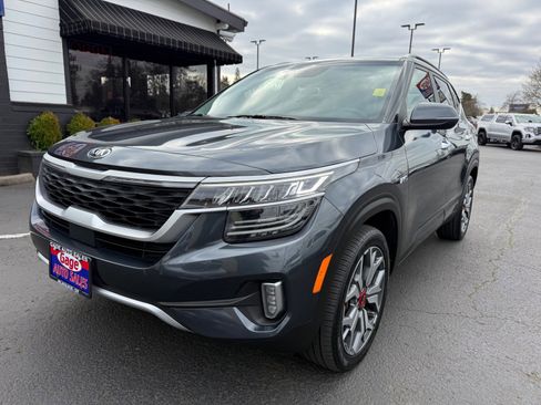 Used 2021 Kia Seltos SX w/ SX Sunroof Package image 16