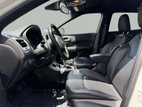 Used 2021 Jeep Compass Latitude AWD/4WD image 18