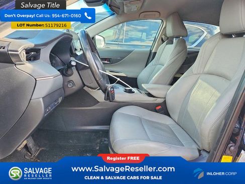 Used 2021 Toyota Venza XLE w/ Softex Package AWD/4WD image 9