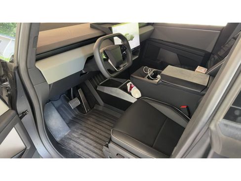 Used 2025 Tesla Cybertruck AWD Crew Cab image 8