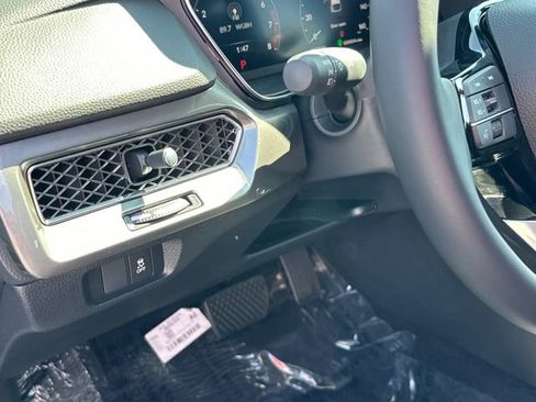 New 2025 Acura Integra image 18